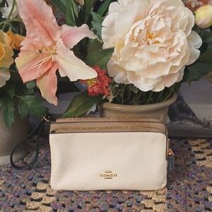 Like New Coach Beige Leather Wristlet 7.5 X 4